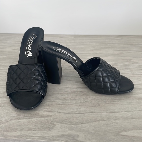 Stunning Lintervalle mule heels - Picture 2 of 5